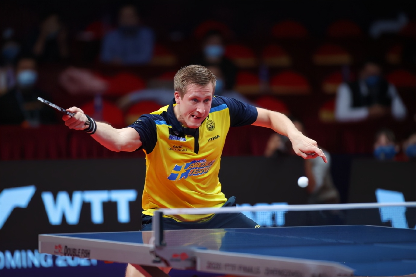 爱游戏官方入口-波兰队逆转韩国队，马龙统治全场