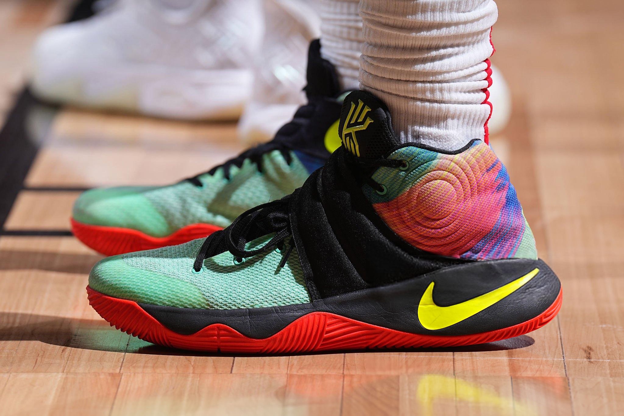 爱游戏官方-公牛绝杀太阳，欧文高光表现