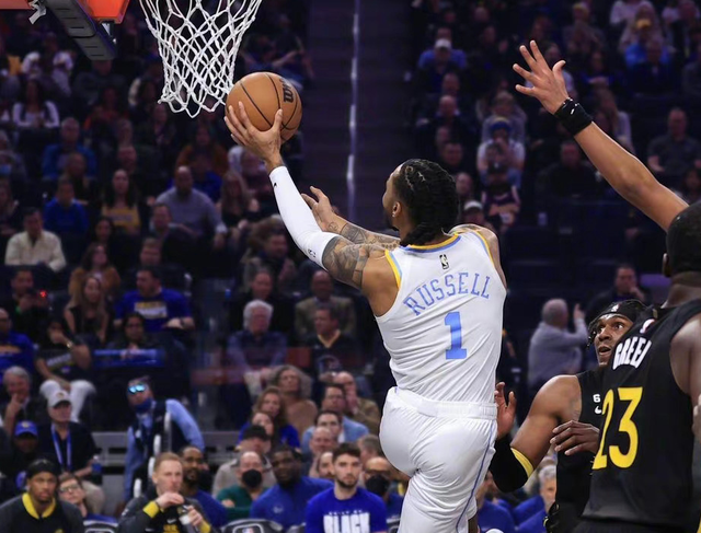 爱游戏APP-雷诺车队完胜阿斯顿马丁,拉塞尔扛起全队