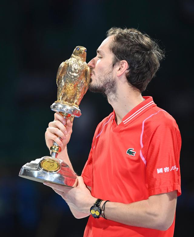 爱游戏下载-拉沃尔杯完胜ATP总决赛,梅德韦杰夫状态火热