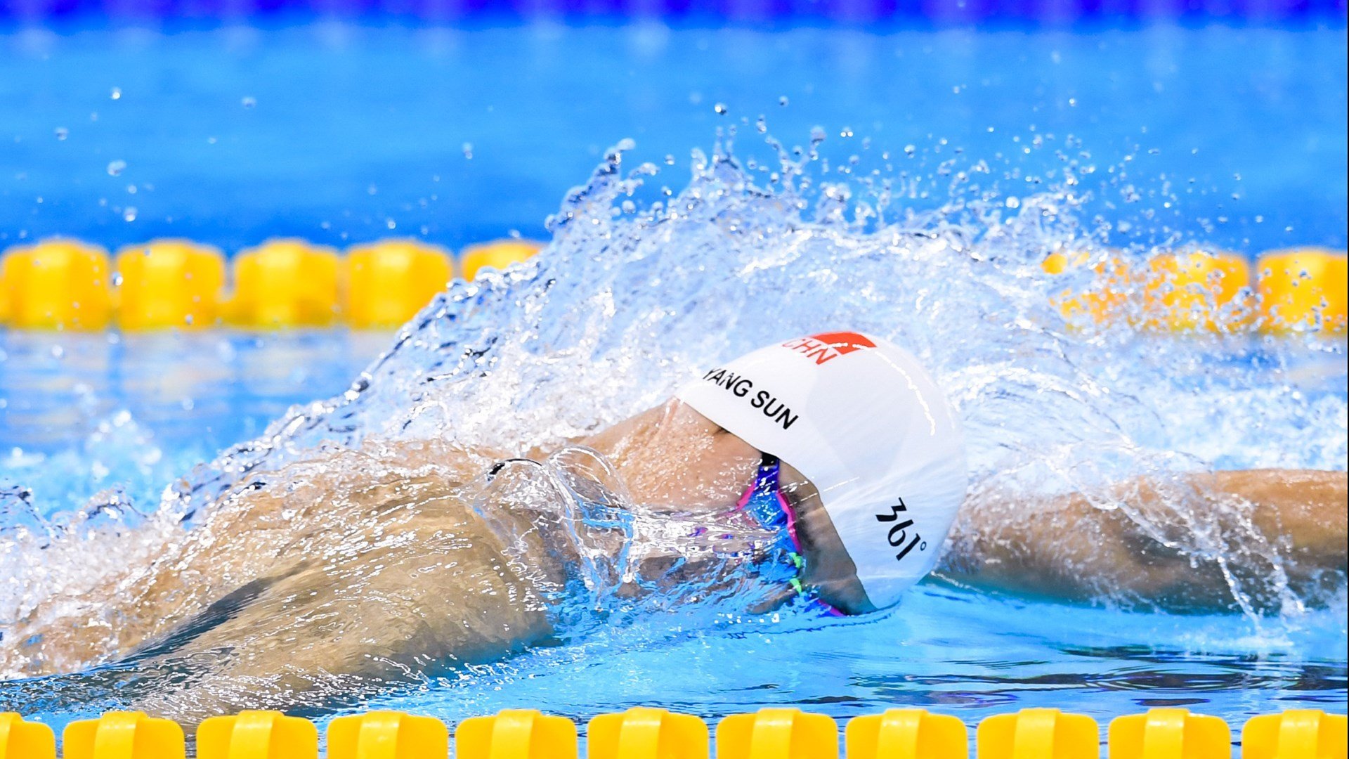 爱游戏-迪亚斯的里程碑，一粒进球，两个大陆，与无数个被打破的想象